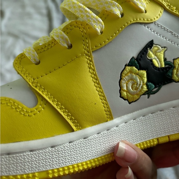 jordan 1 mid yellow floral